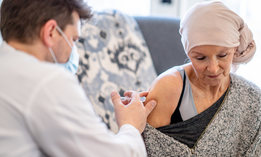 Vacinação em pacientes com câncer: como funciona?